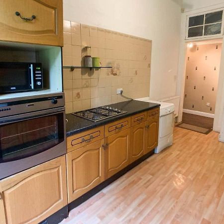 Large Glasgow South Family Home - Free Parking エクステリア 写真