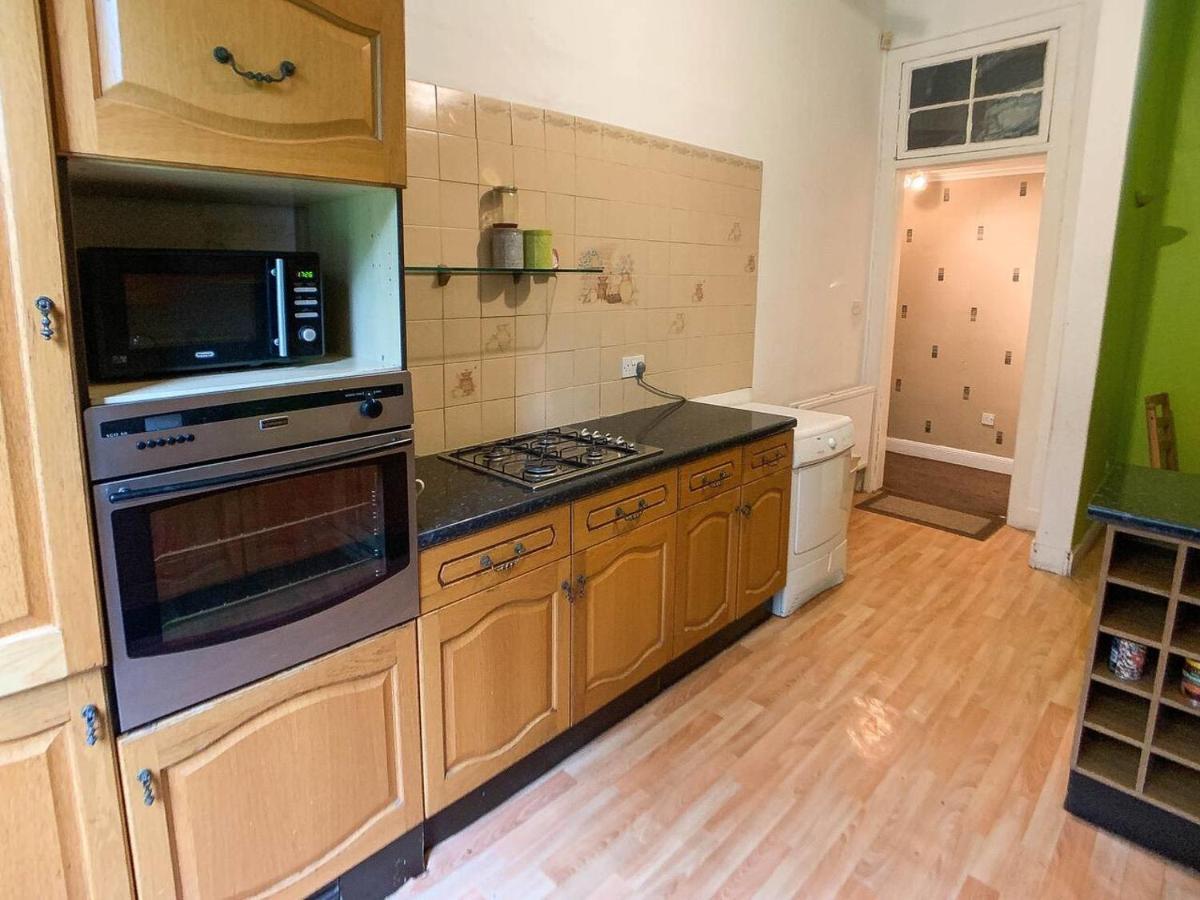 Large Glasgow South Family Home - Free Parking エクステリア 写真