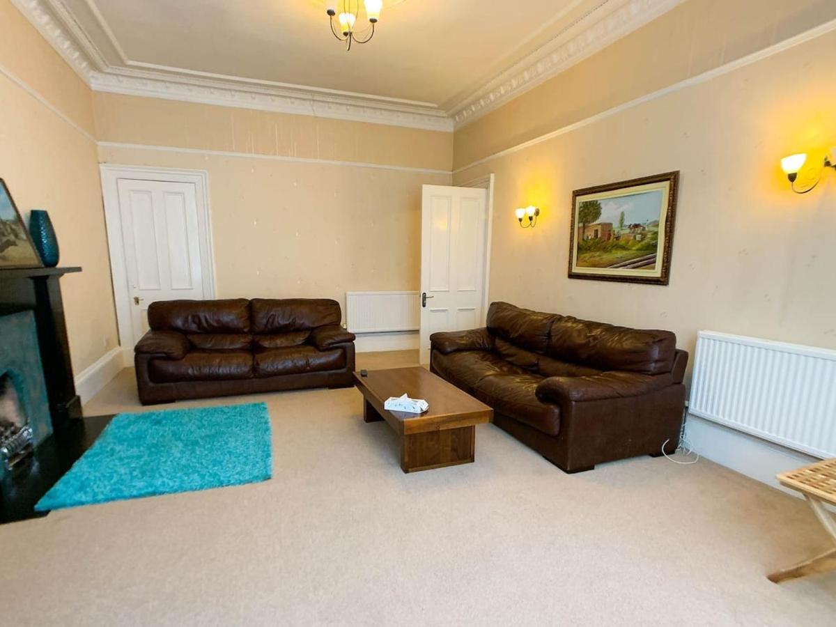 Large Glasgow South Family Home - Free Parking エクステリア 写真