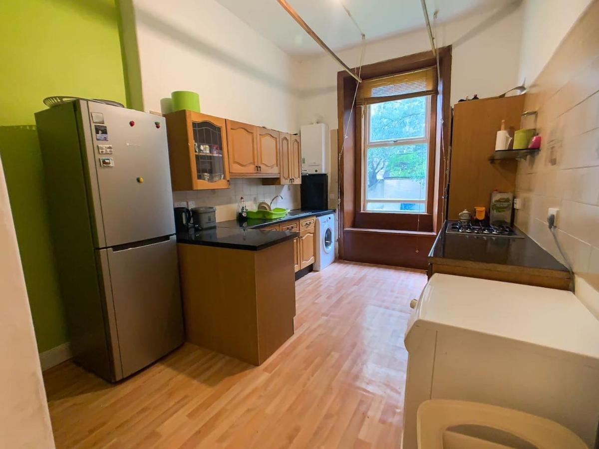 Large Glasgow South Family Home - Free Parking エクステリア 写真