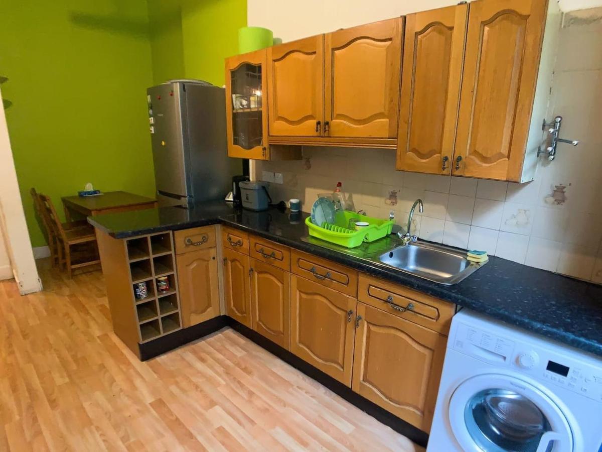 Large Glasgow South Family Home - Free Parking エクステリア 写真